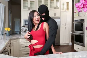 Mối tình vụng trộm với người yêu của anh trai dâm đãng