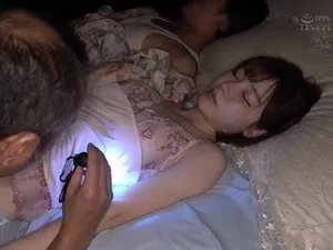 Con trai mới cưới Cô vợ bố đã bắt đi làm ăn để ông ở nhà Trả bài con dâu